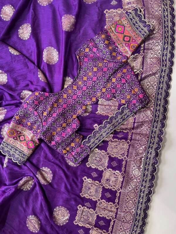 Banarasi Paatu saree  with flower design - Image 7