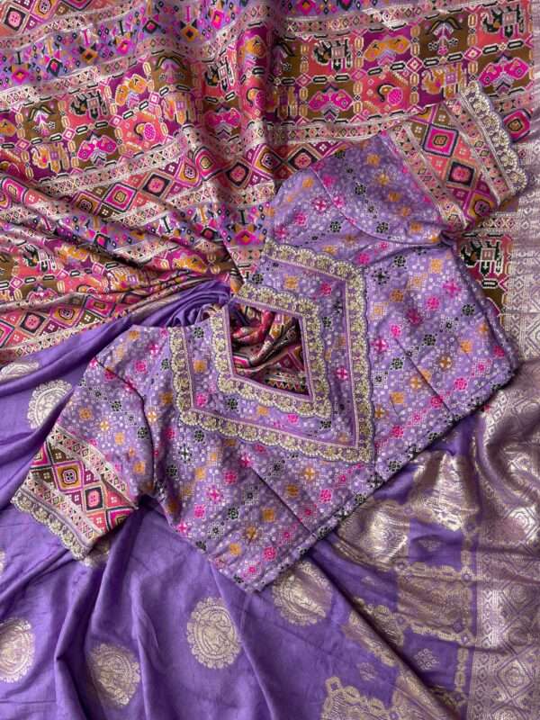 Banarasi saree with flower design - Image 3