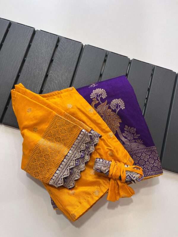 Ethnic Flower Weaving Banarasi saree